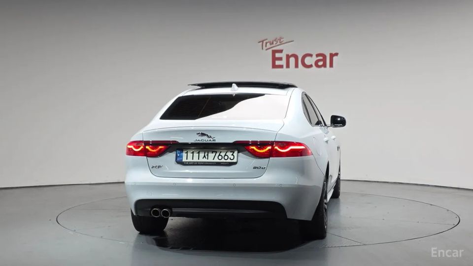 Jaguar xf