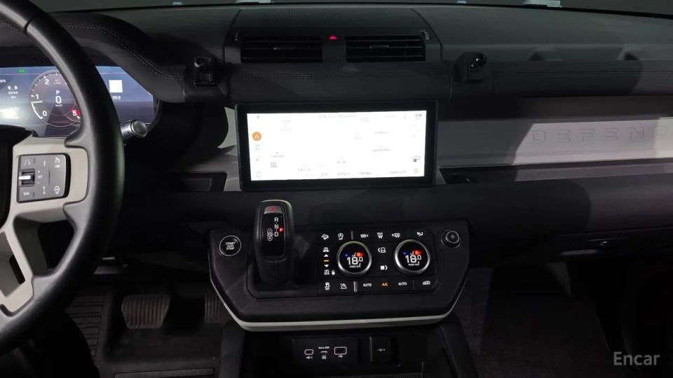Land Rover Defender