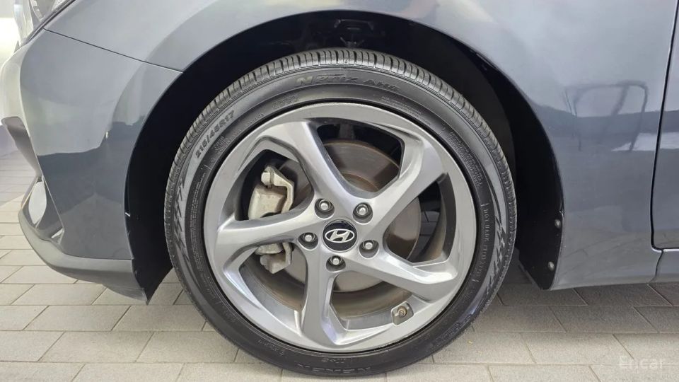 Hyundai Veloster