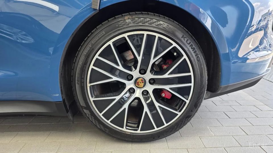 Porsche Taycan