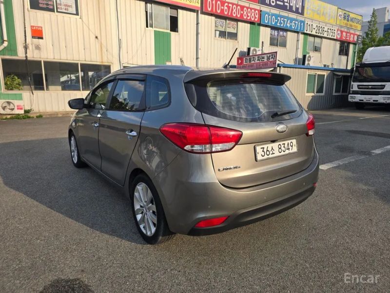 Kia Carens