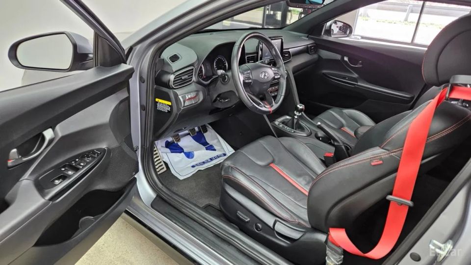 Hyundai Veloster