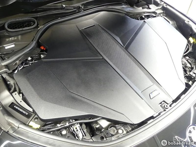 BMW i7