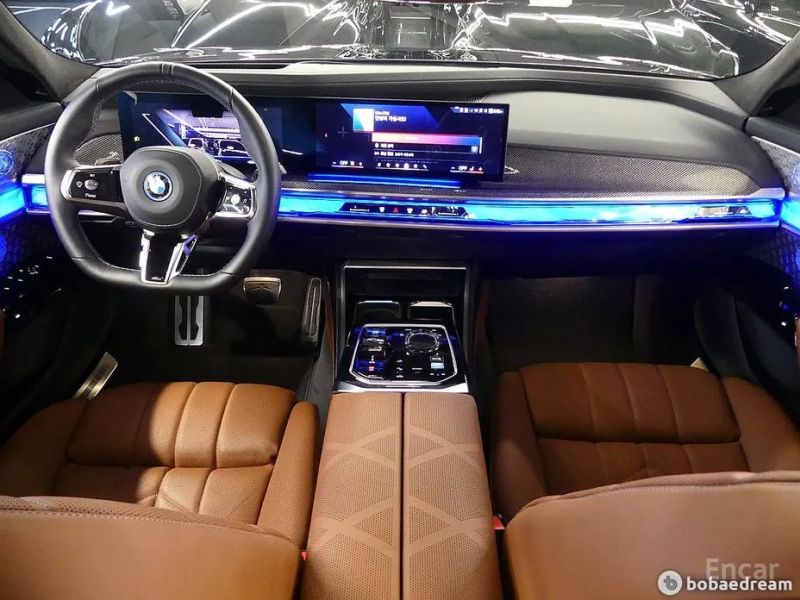 BMW i7