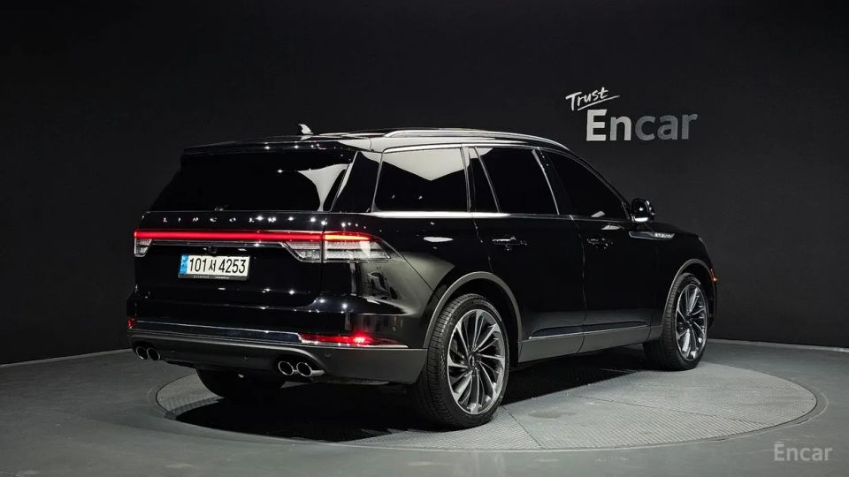 Lincoln Aviator