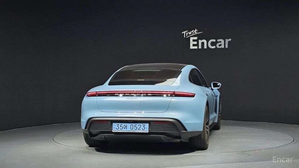 Porsche Taycan