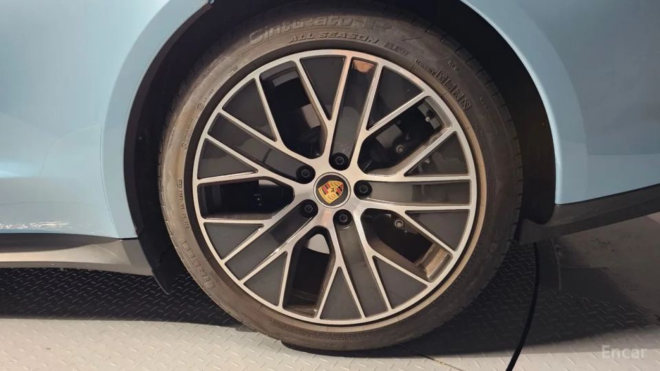 Porsche Taycan