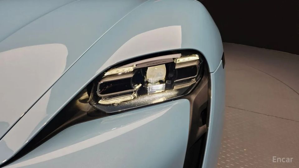 Porsche Taycan