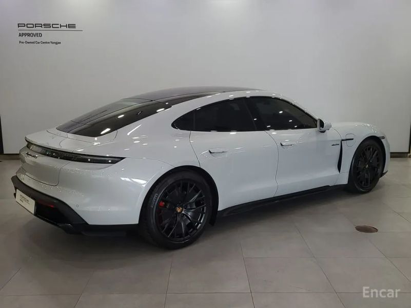 Porsche Taycan
