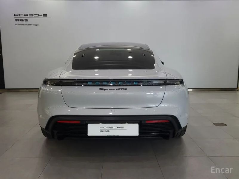 Porsche Taycan