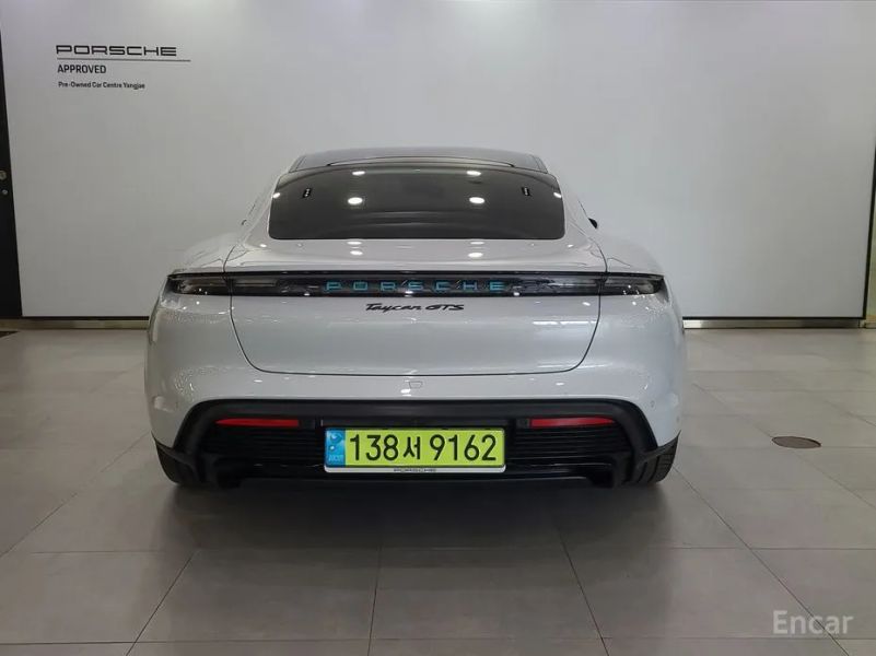 Porsche Taycan