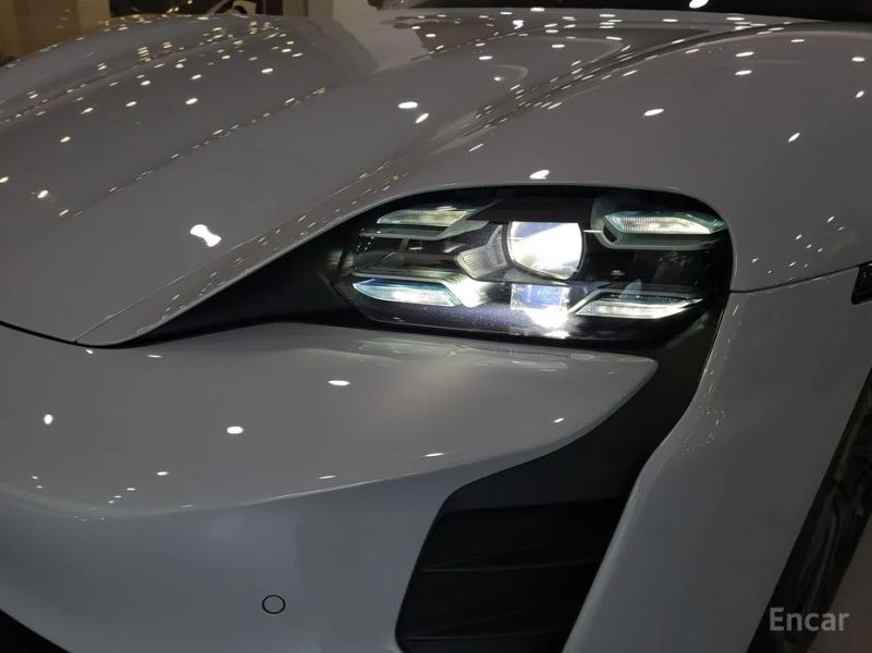 Porsche Taycan