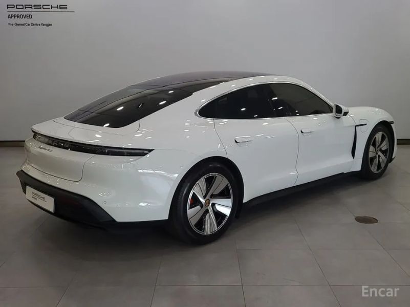 Porsche Taycan