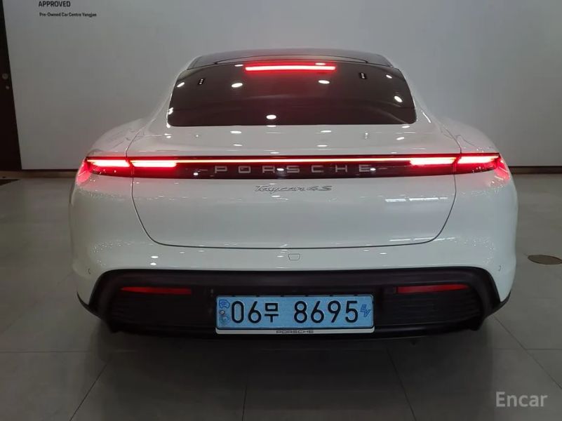 Porsche Taycan