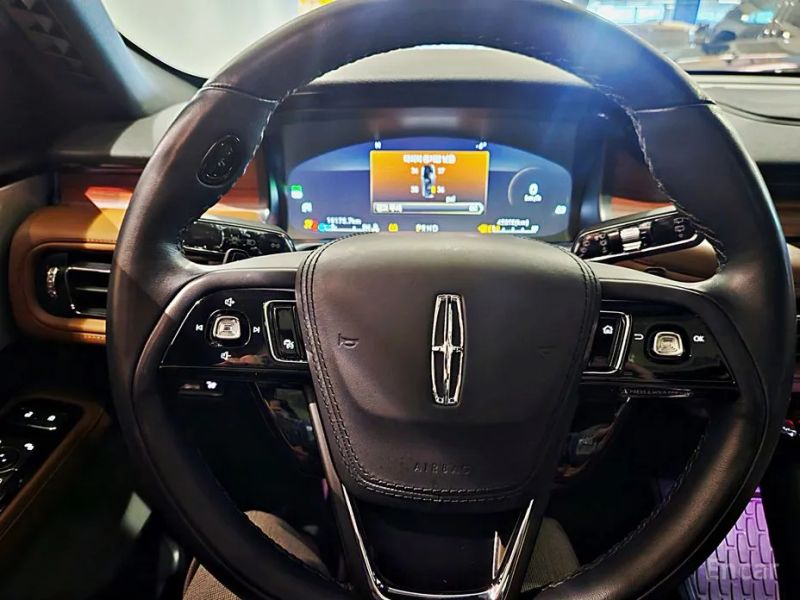 Lincoln Aviator