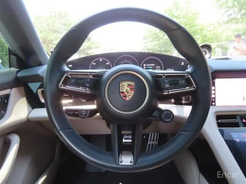 Porsche Taycan