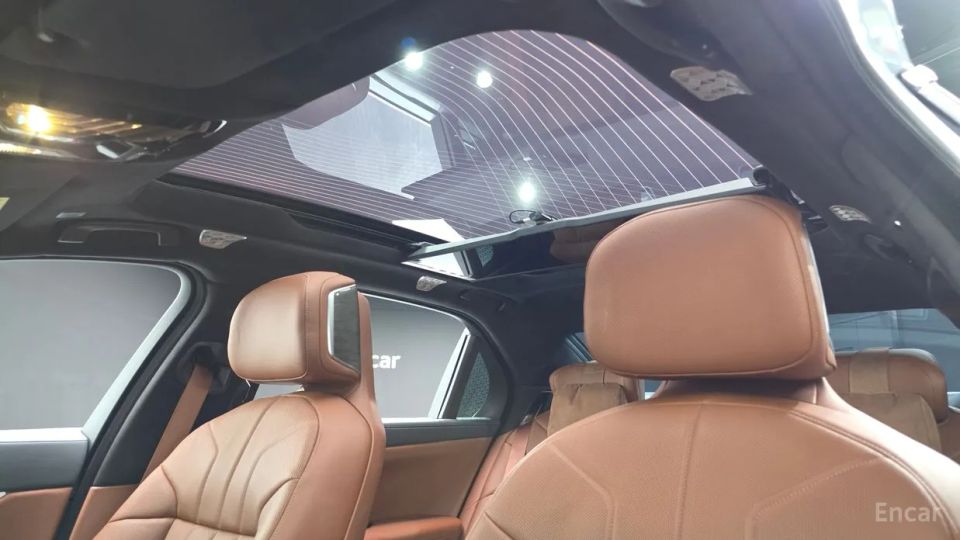 BMW i7