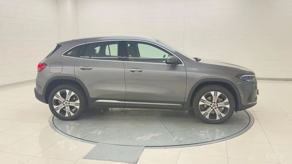 Mercedes-Benz EQA