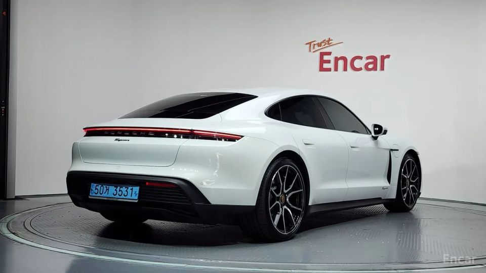 Porsche Taycan