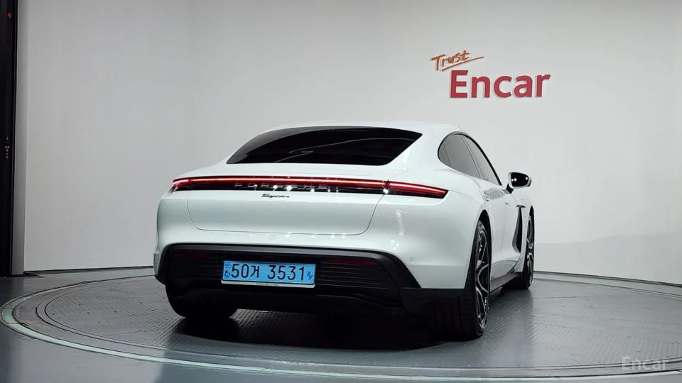 Porsche Taycan