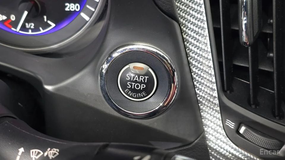 Infiniti Q60