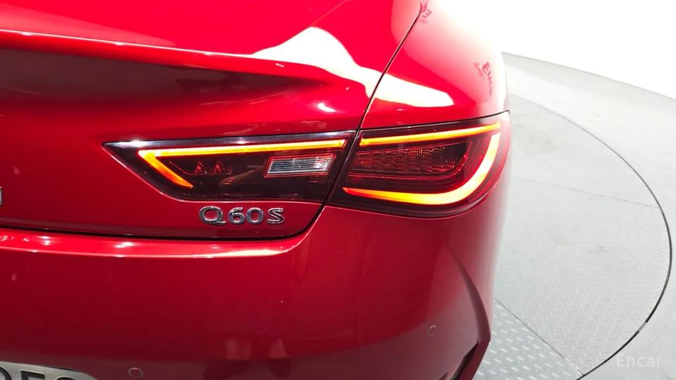 Infiniti Q60
