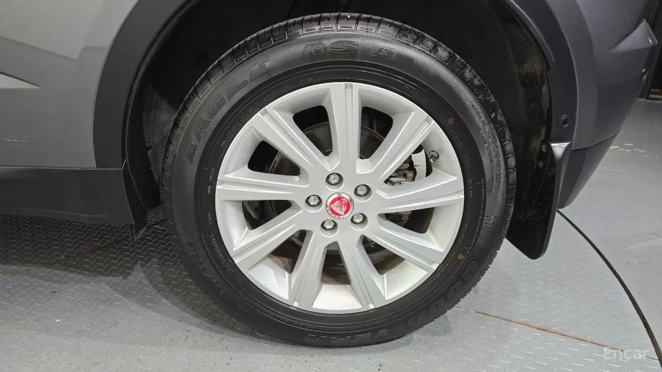 Jaguar E-PACE