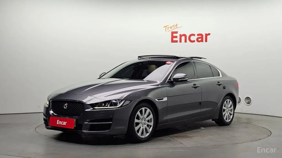 Jaguar XE