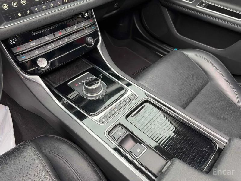 Jaguar xf