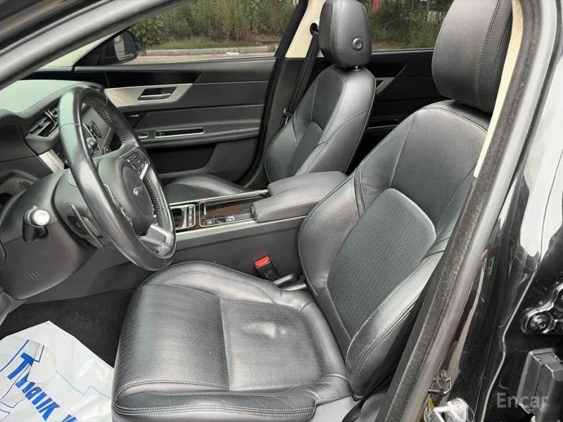 Jaguar xf
