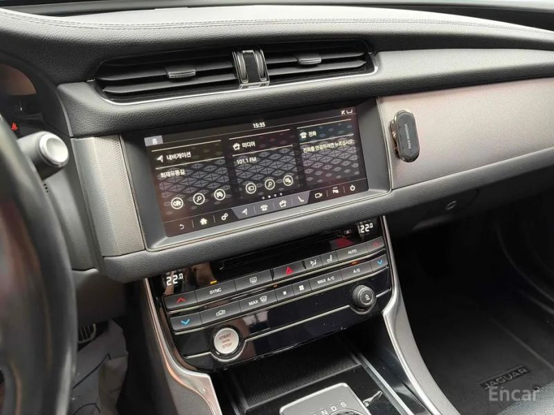 Jaguar xf