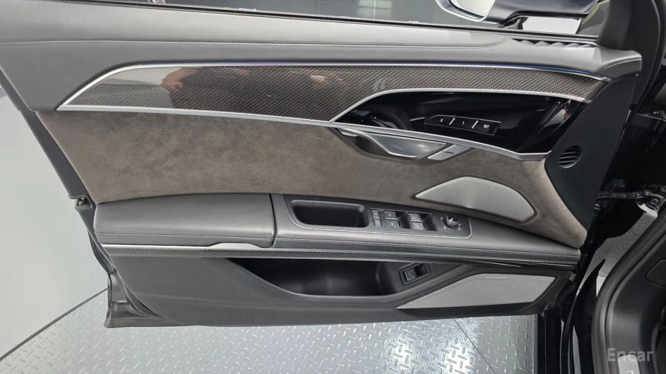 Audi S8