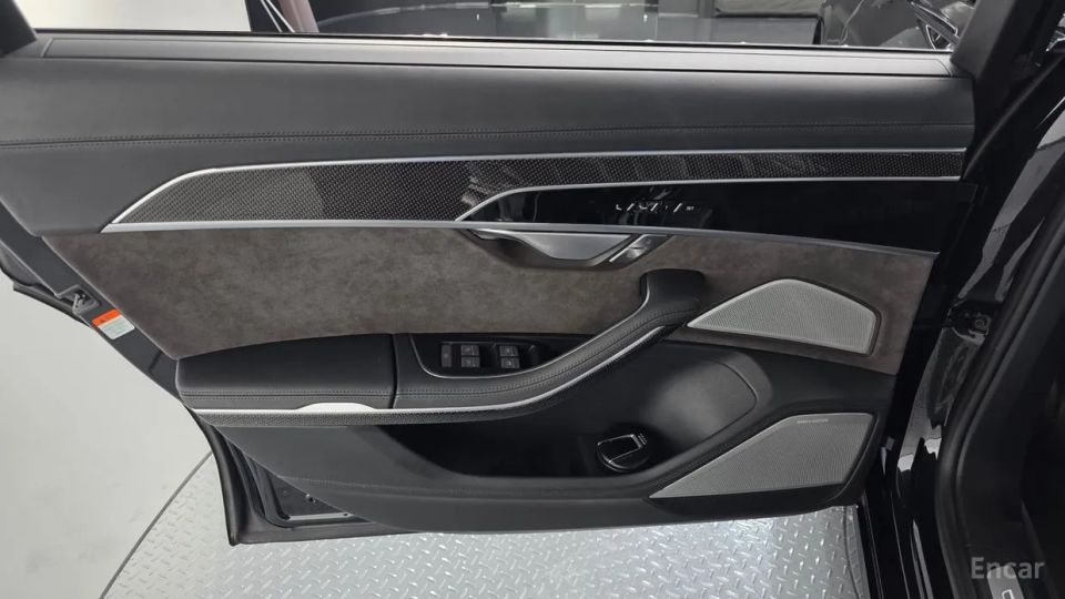 Audi S8