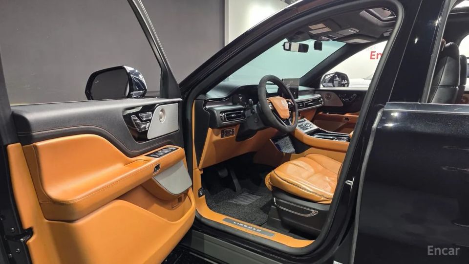 Lincoln Aviator