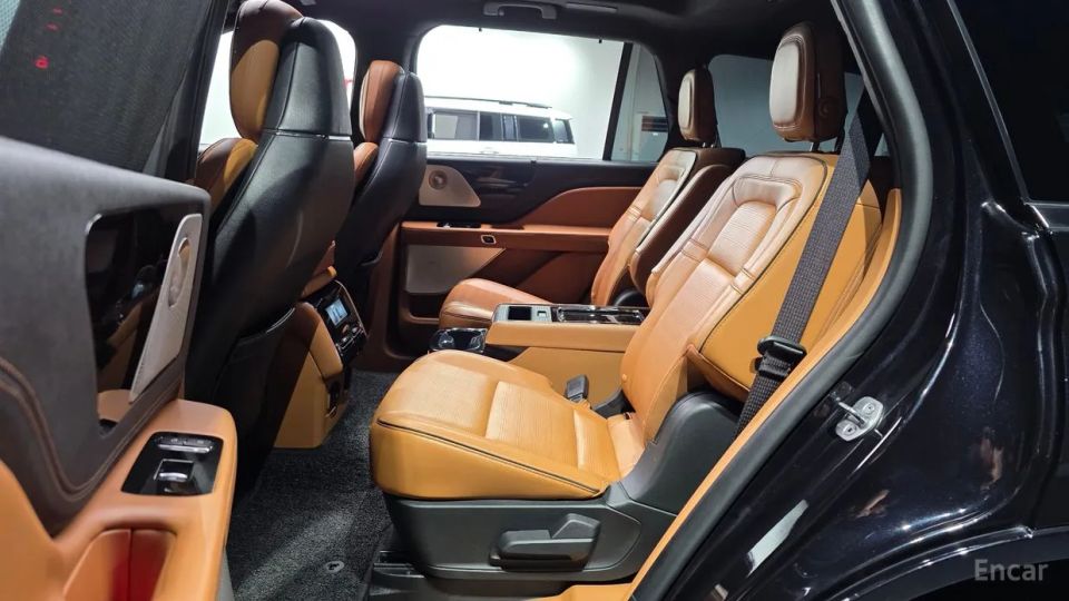 Lincoln Aviator