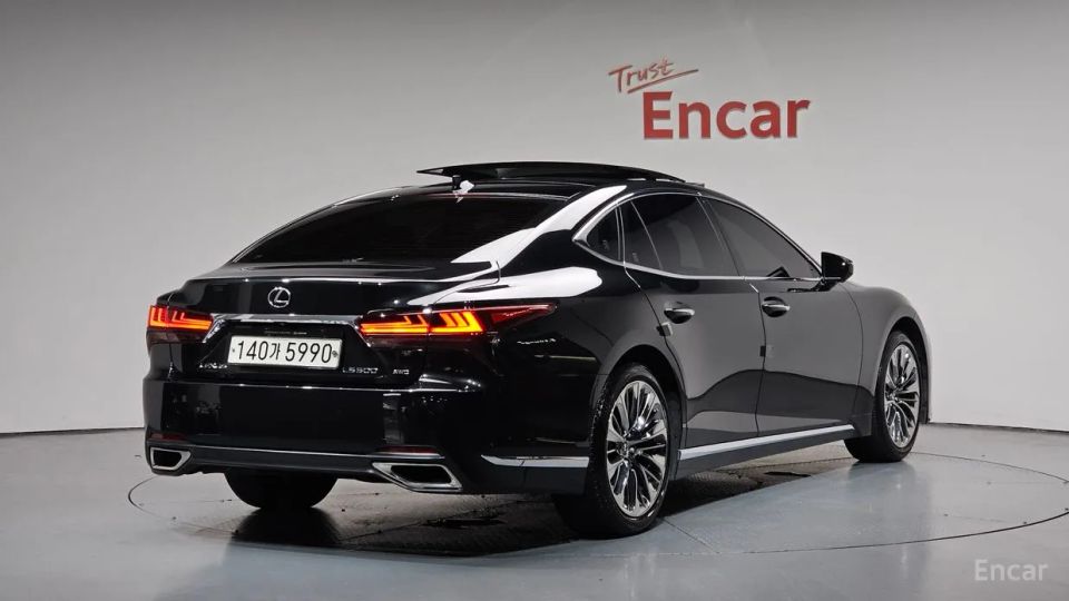 Lexus LS