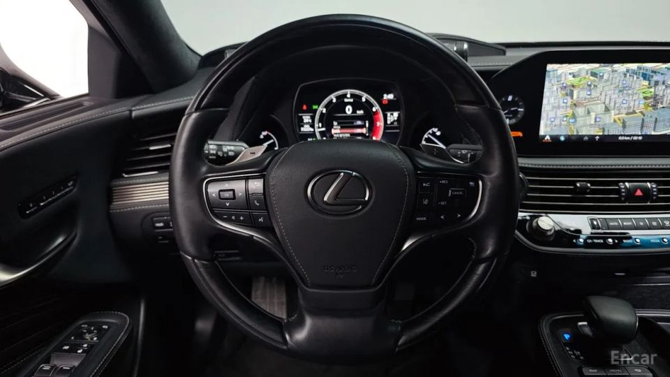 Lexus LS