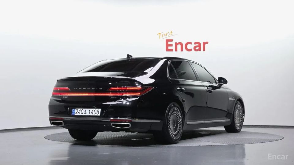 Genesis G90