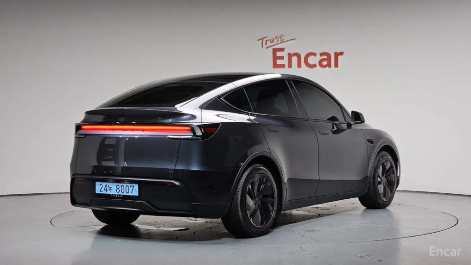 Tesla model-y