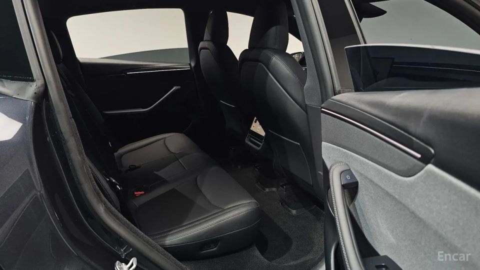 Tesla model-y