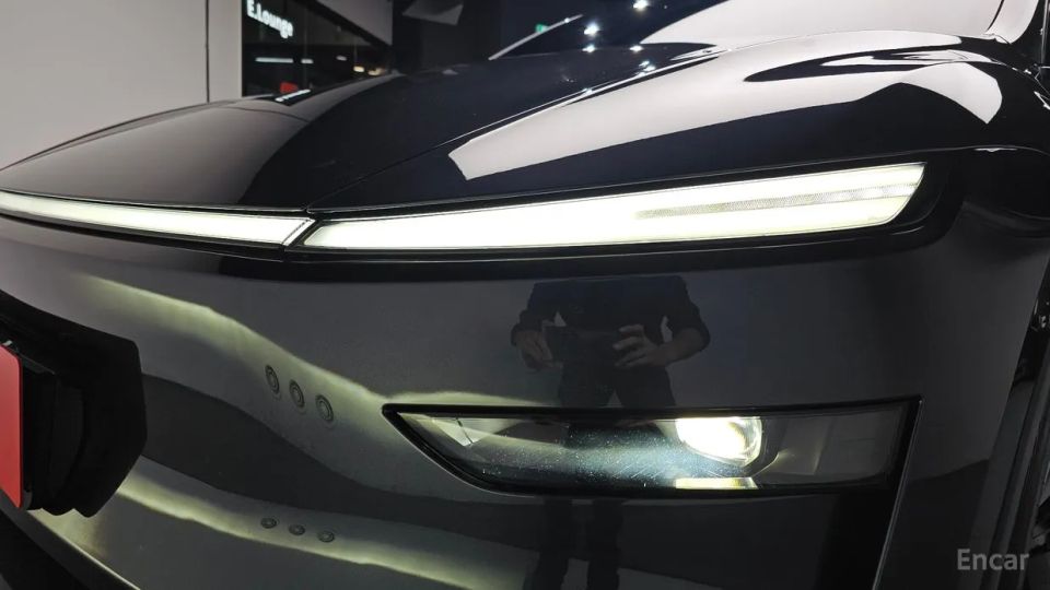 Tesla model-y