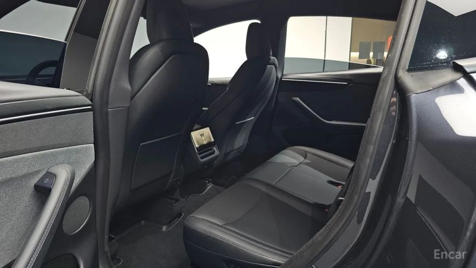 Tesla model-y