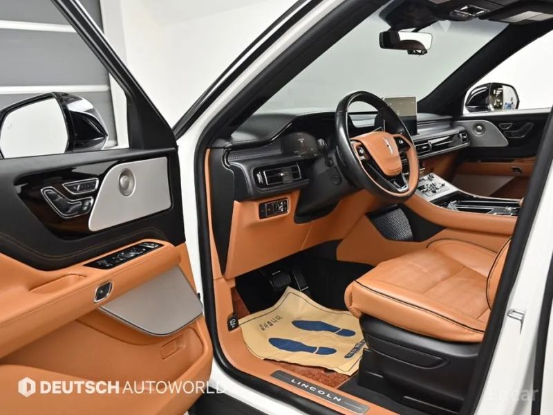 Lincoln Aviator