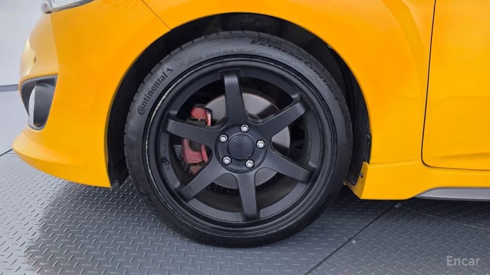 Hyundai Veloster