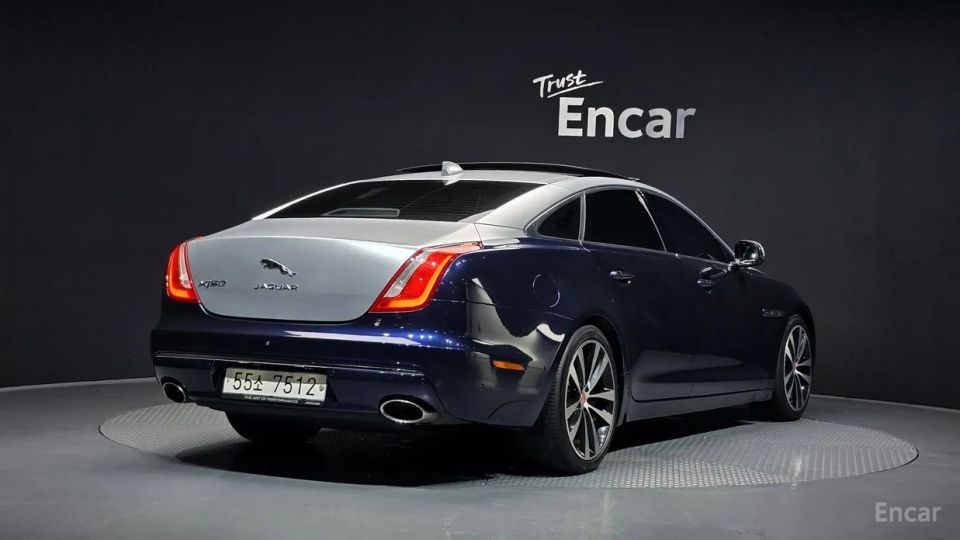 Jaguar XJ