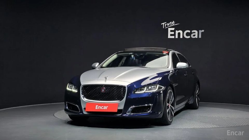Jaguar XJ