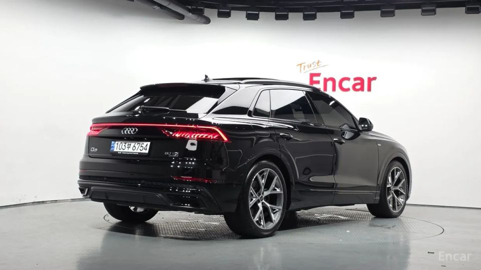Audi Q8