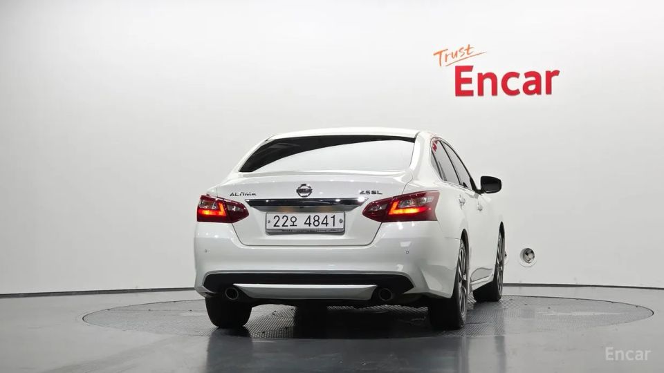 Nissan altima