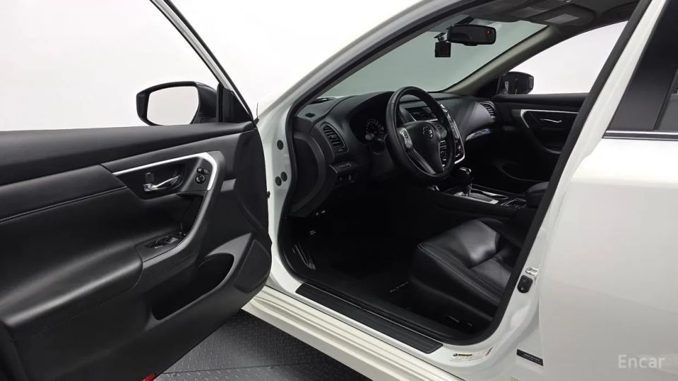 Nissan altima
