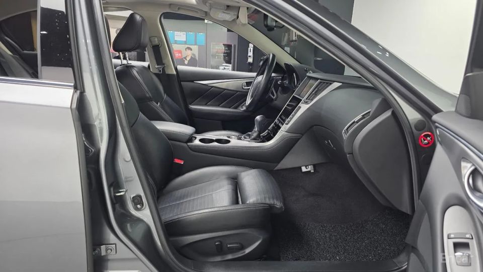 Infiniti Q50